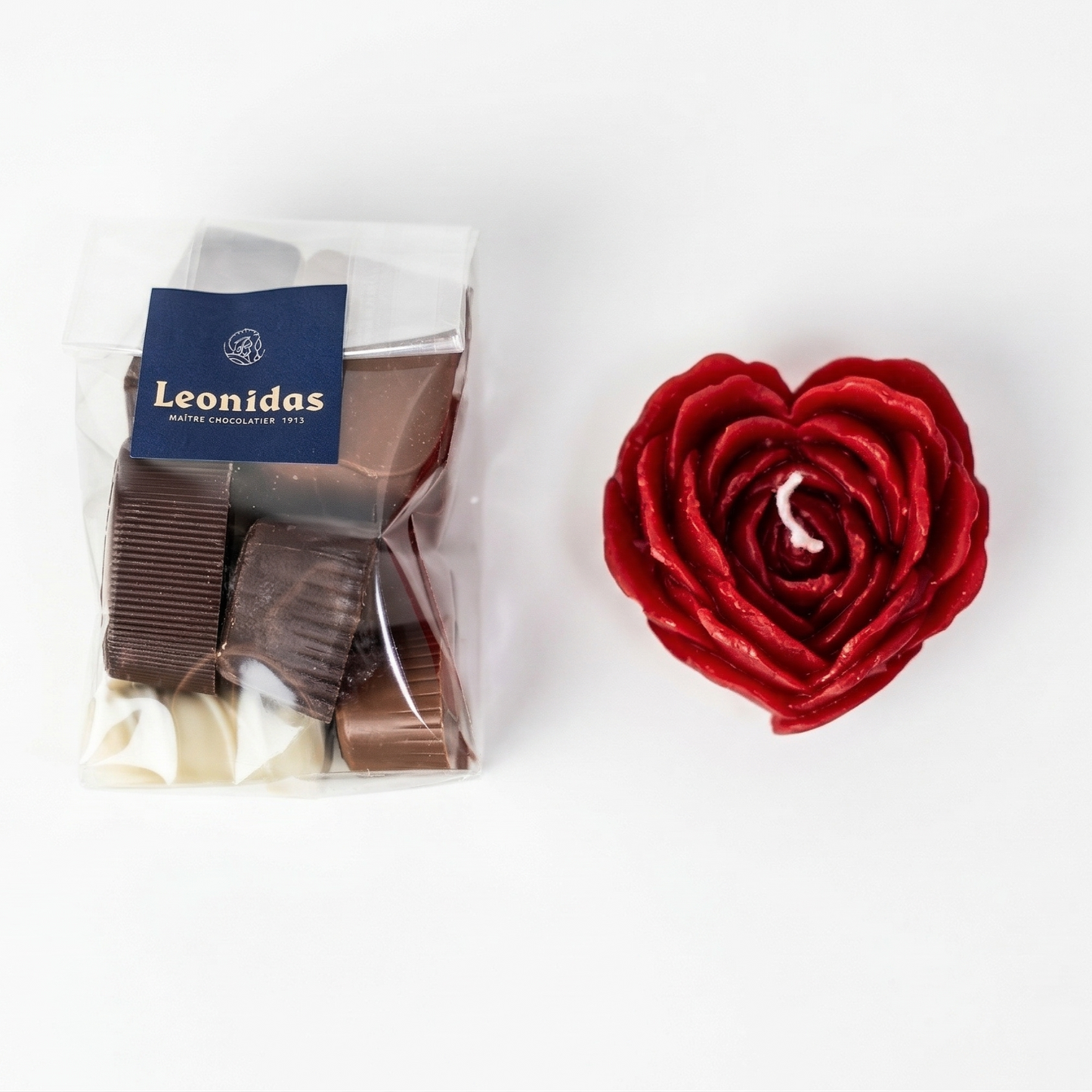 Kit Vela "Flor" com 120g de Bombons