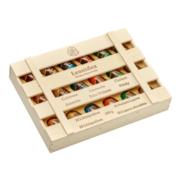 Wooden box with 18 liquor chocolates
