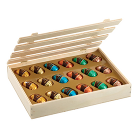 Wooden box with 18 liquor chocolates