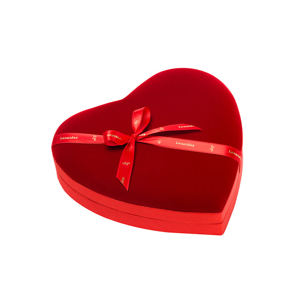 M Heart Jewelry Box with 440g of assorted chocolates