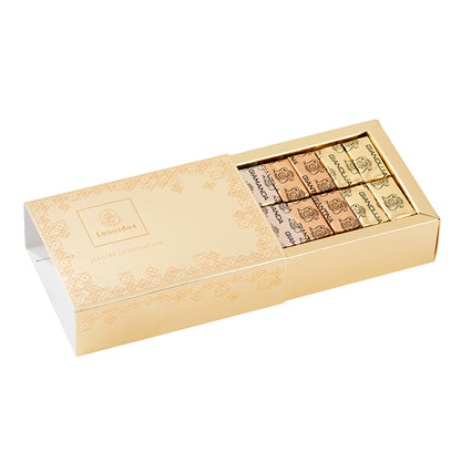 caixa de giangujas dourada : gianduja, giantina e giamanda